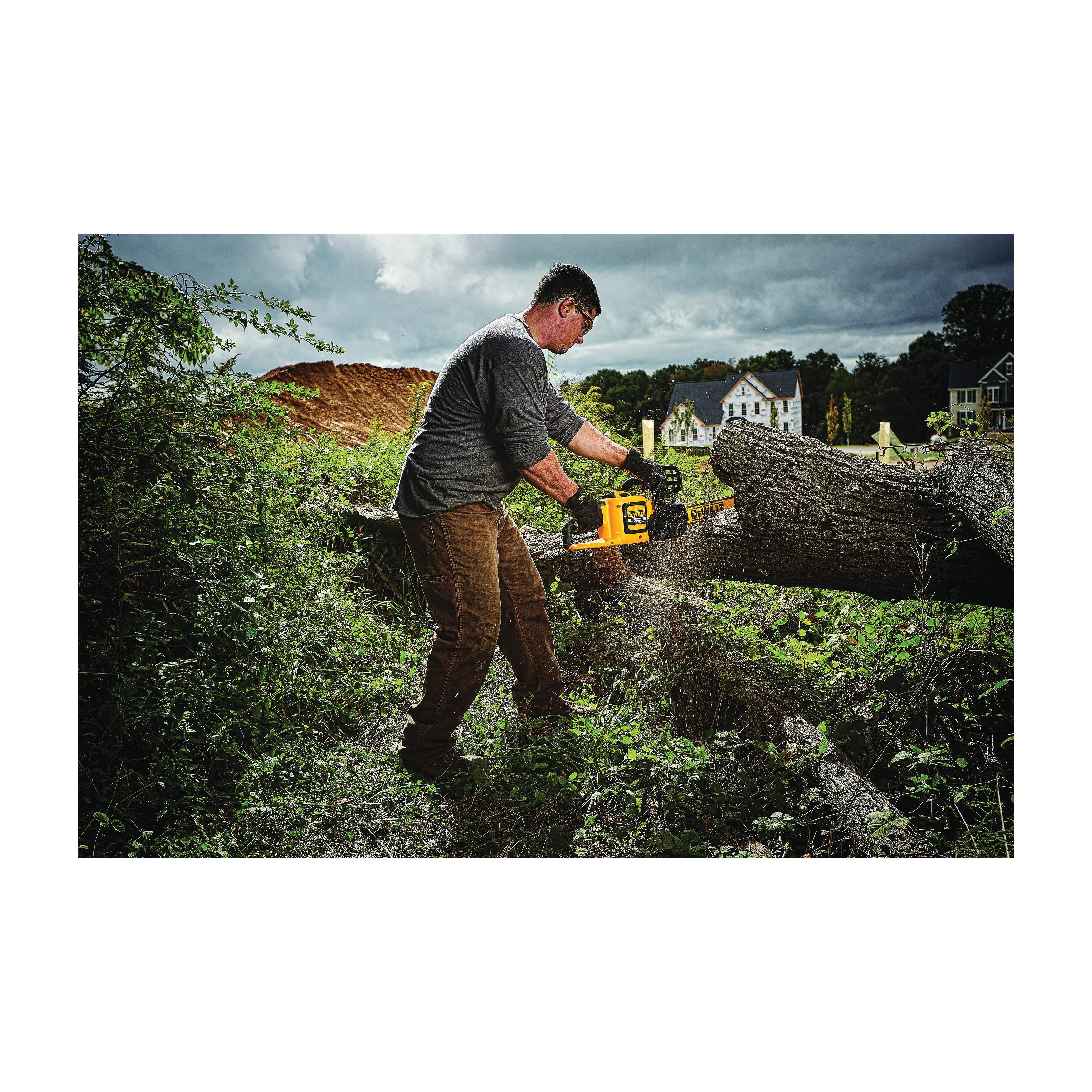 DeWALT® 60V MAX* FLEXVOLT™ DCCS670X1 Brushless Cordless Chain Saw, 0.043 in Bar/Chain, 16 in L Bar/Chain, 60 V, 3 Ah Li-Ion Battery