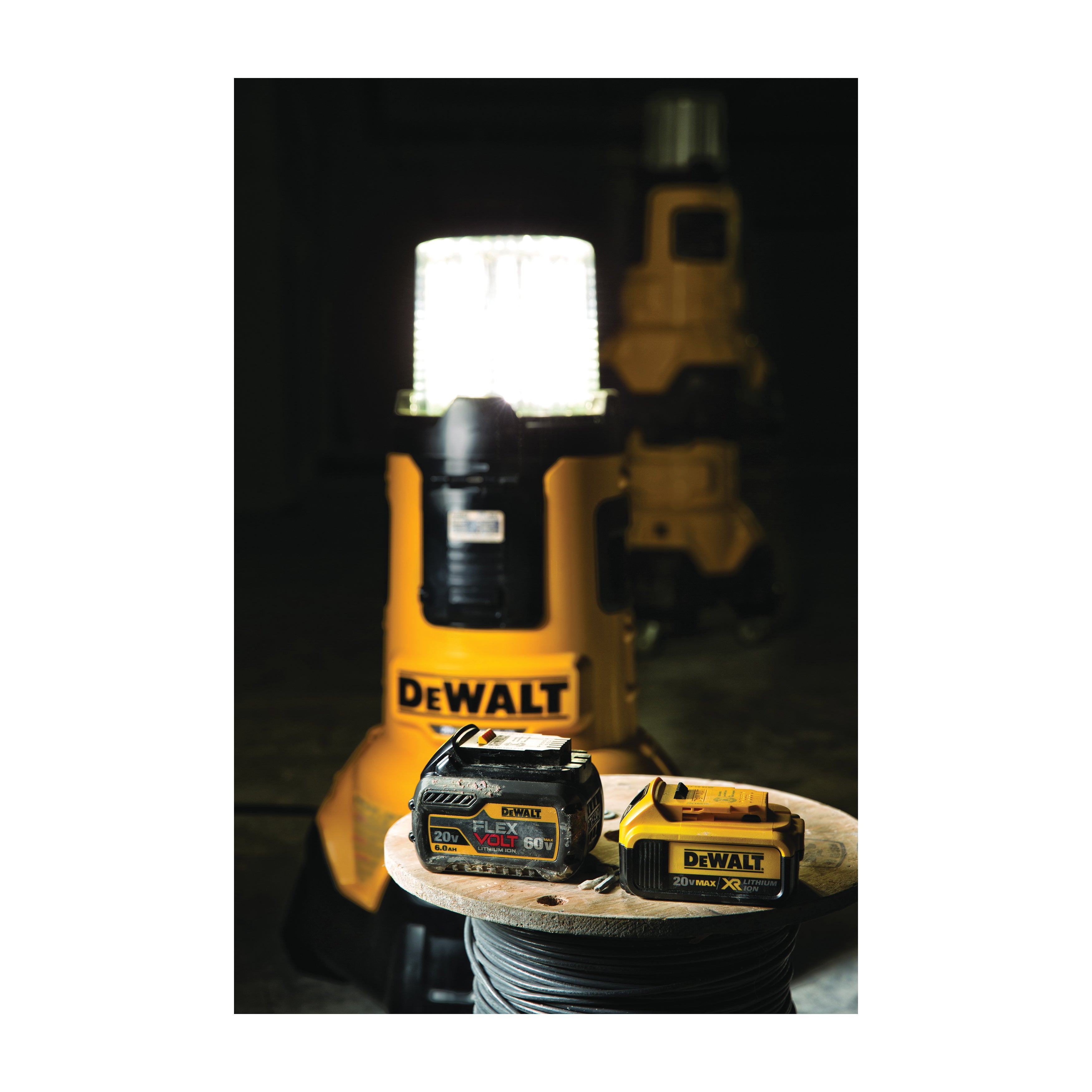 DeWALT® 20V MAX* MATRIX™ DCL070 Corded/Cordless LED Area Light, LED Lamp, 20 VDC, Tool Only