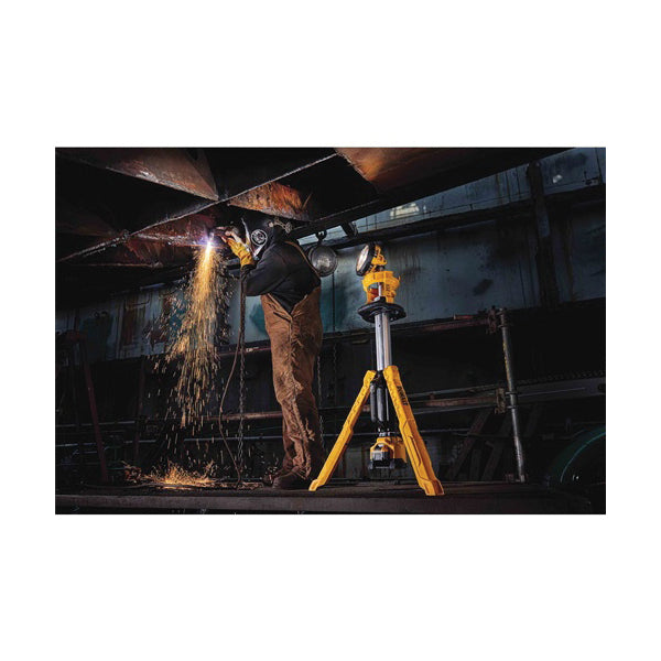 DeWALT® 20V MAX* MATRIX™ DCL079B Cordless Tripod Light, LED Lamp, 20 V DC