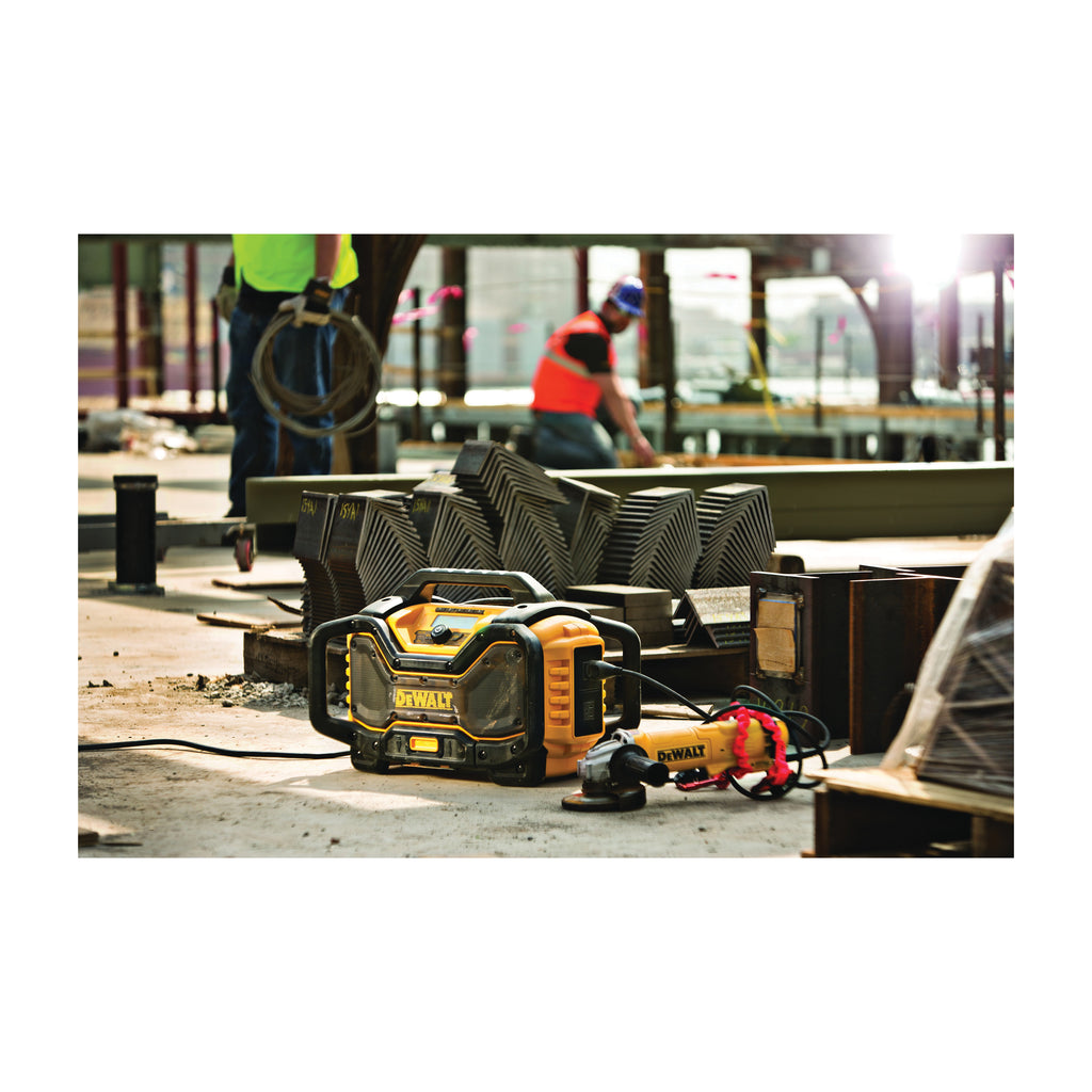 DeWALT® 20V MAX* FLEXVOLT™ DCR025 Cordless Bluetooth Charger Radio, 120 V AC/20/60 V DC, Li-Ion Battery, Tool Only