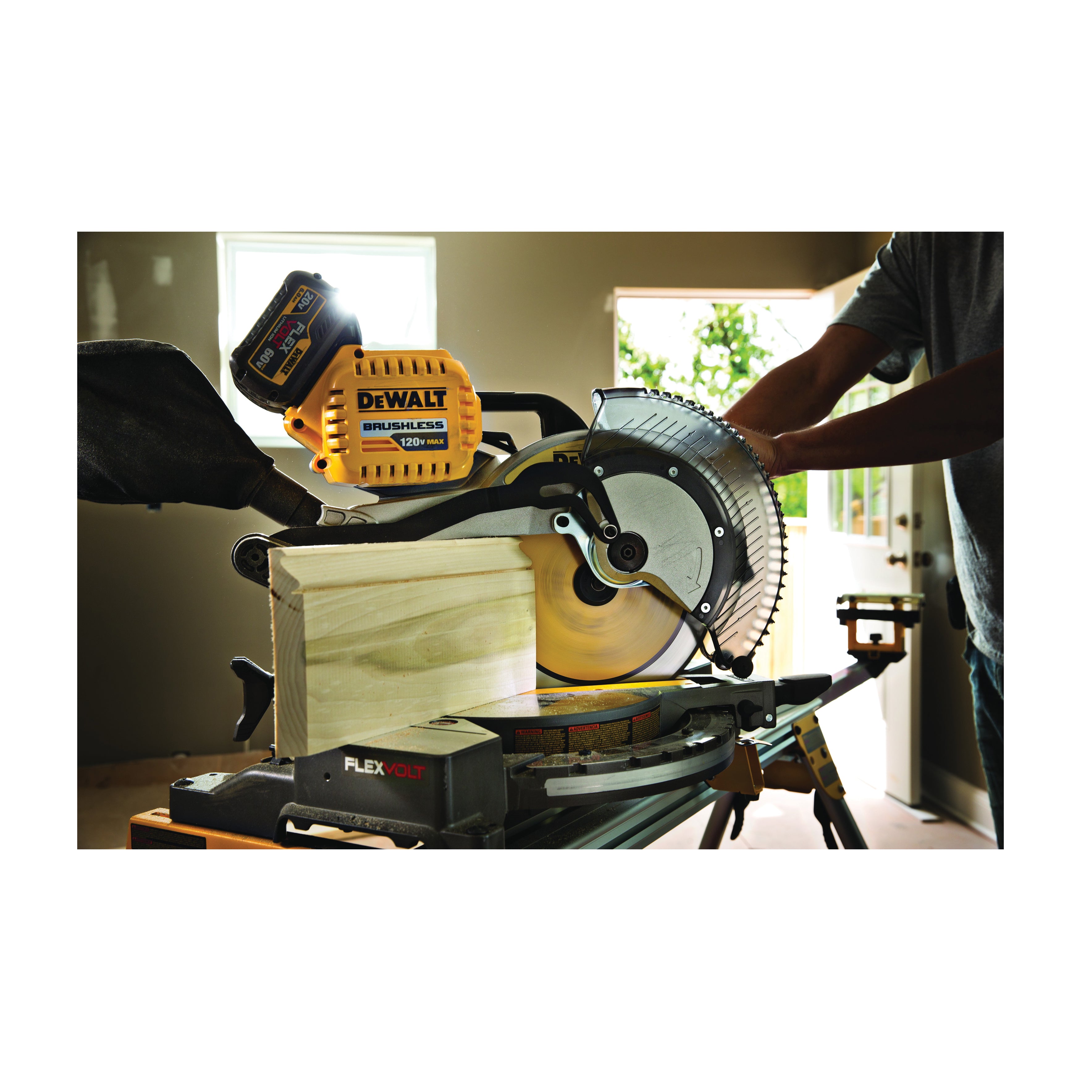 DeWALT® FLEXVOLT™ DWAFV31260 FLEXVOLT™ Miter Saw Blade, 12 in Dia x 0.063 in THK, 1 in Arbor, 60 Teeth