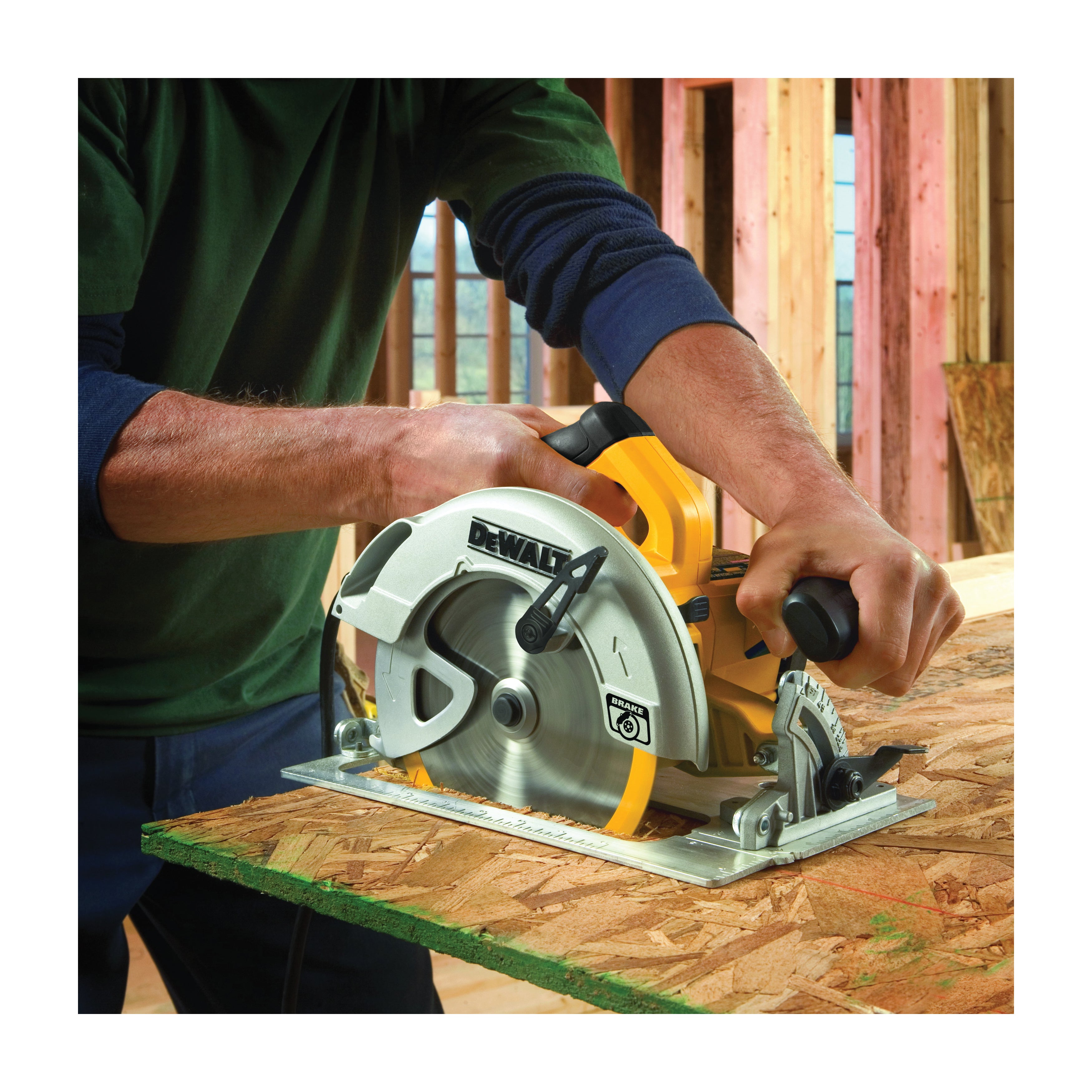 DeWALT® DWE575SB Lightweight Next Generation Circular Saw Kit, 7-1/4 in Dia Blade, 5/8 in Arbor/Shank, 1-7/8 in at 45 deg, 2-9/16 in 90 deg Cutting, Right Blade Side