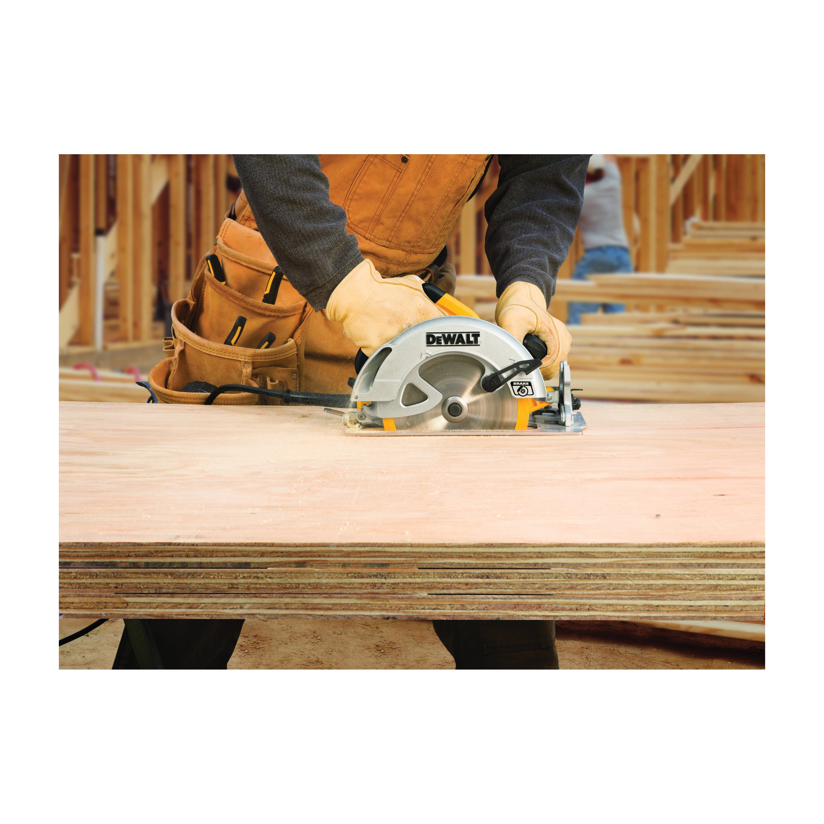 DeWALT® DWE575SB Lightweight Next Generation Circular Saw Kit, 7-1/4 in Dia Blade, 5/8 in Arbor/Shank, 1-7/8 in at 45 deg, 2-9/16 in 90 deg Cutting, Right Blade Side