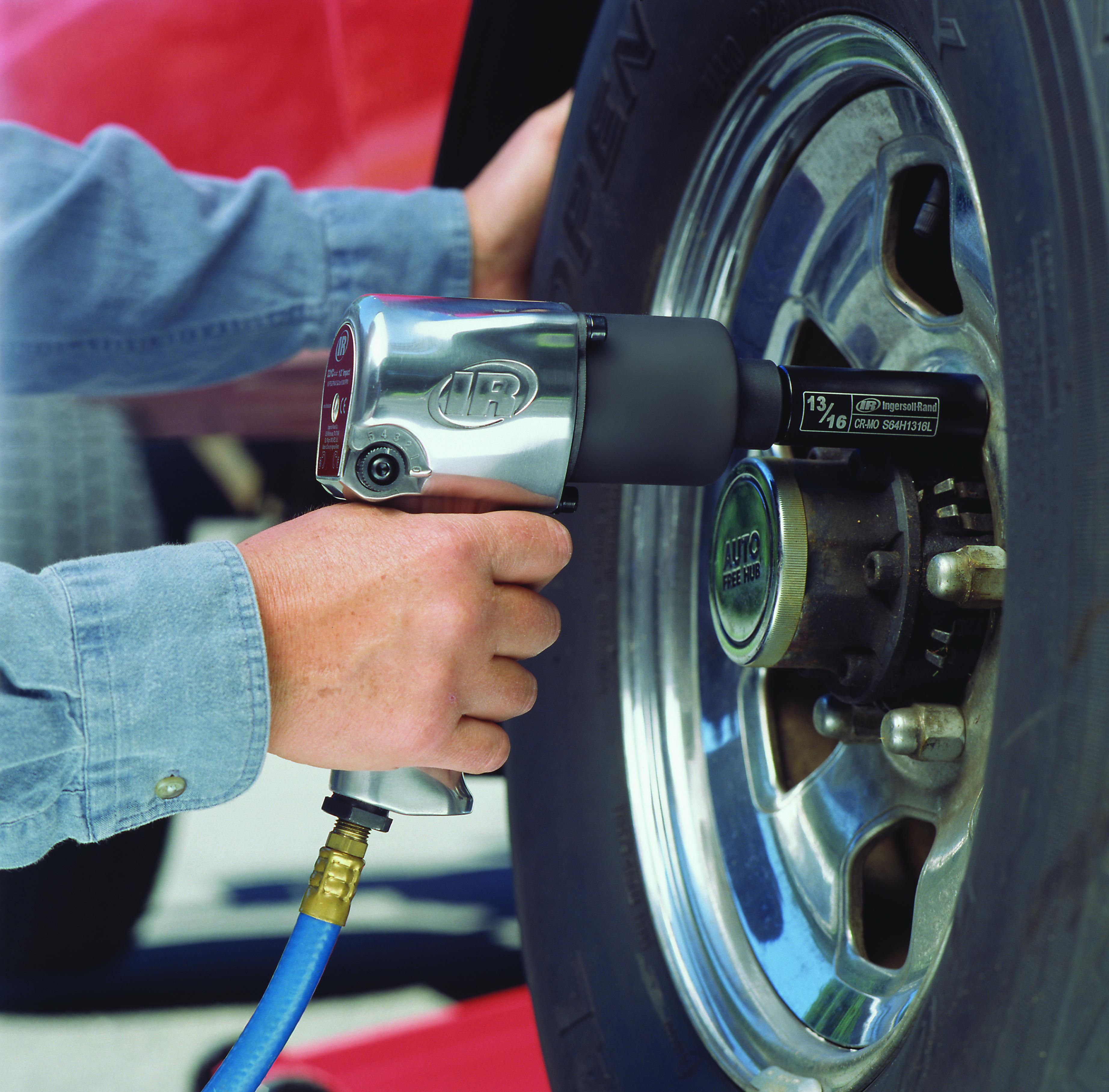 Ingersoll-Rand 231C Heavy Duty Air Impact Wrench, 1/2 in Drive, 600 ft-lb Torque, 4.2 cfm Air Flow, 7-2/7 in OAL